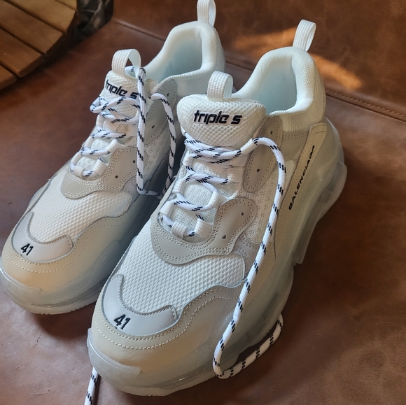 Triple S - Picture 2 of 7